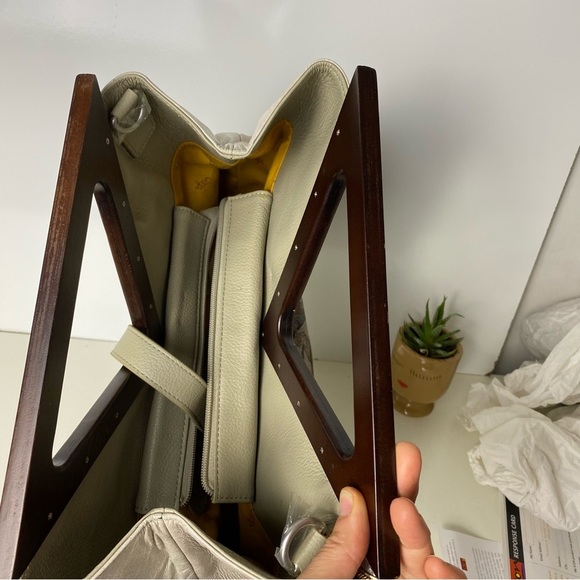 Icon Elegant Cherry Blossoms Women's Bag - Picture 5 of 10